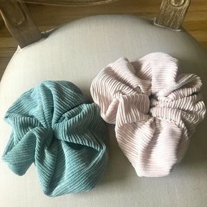 Giant scrunchies